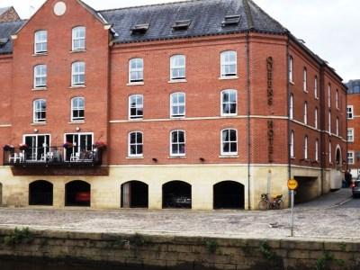 Hotel The Queens York